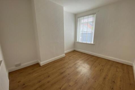 147 Gladstone Road - third bedroom.jpg