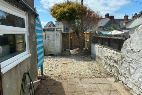 21 Phyllis Street - back garden.jpg