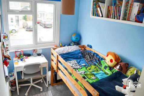 10 FRONT BOX ROOM 4.jpg