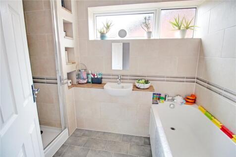 Fanily Bathroom