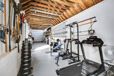 Garage/Workshop