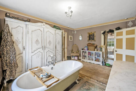 Principal Bathroom