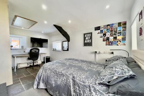Bedroom/Study