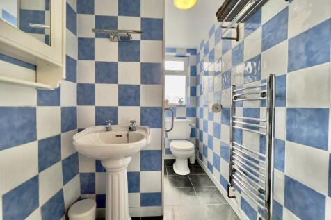 Annexe Shower Room