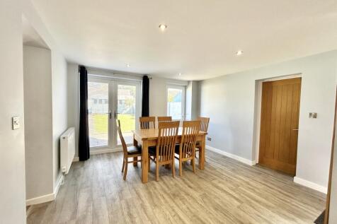 Dining/family room