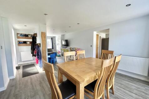 Dining/family room
