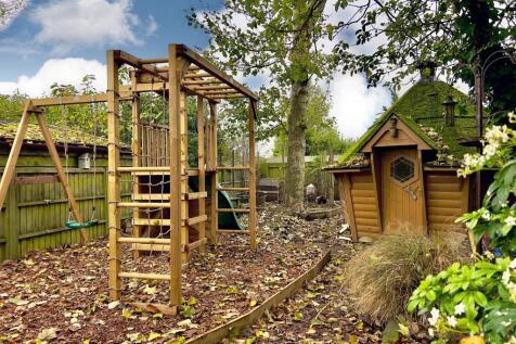 Garden &amp; BBQ Lodge