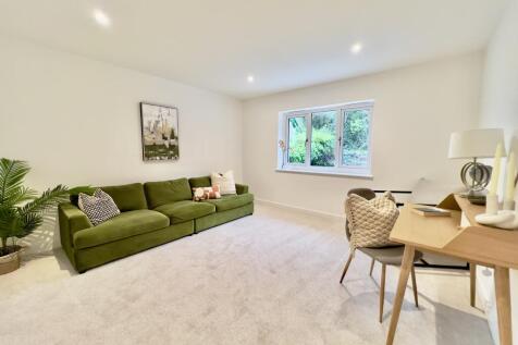 Fourth bedroom/second reception room