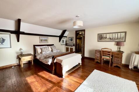Principal bedroom