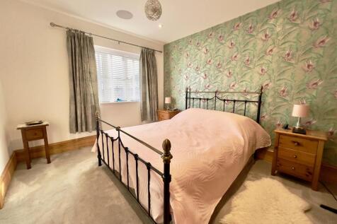 Principal bedroom