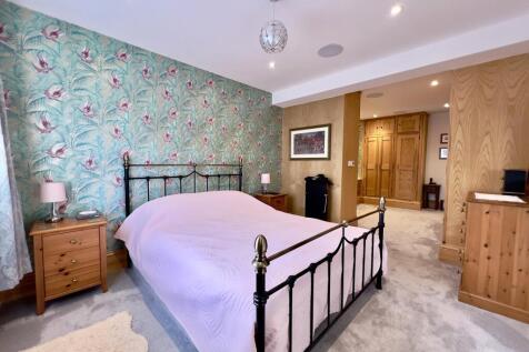 Principal bedroom