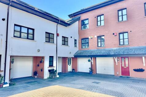 5 Luxton Court, Cullompton