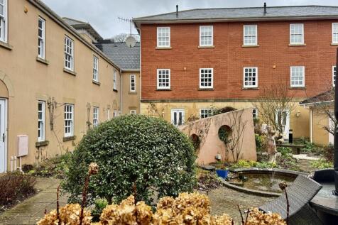 Shared Courtyard Garden