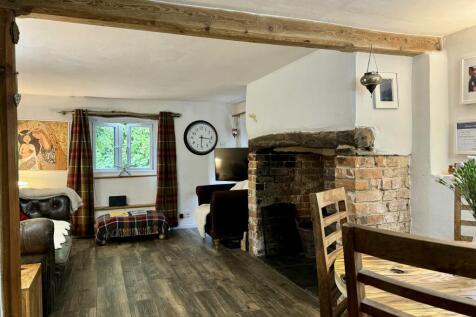 Sitting/Dining Room
