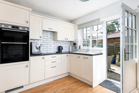 Kitchen_Dining_6