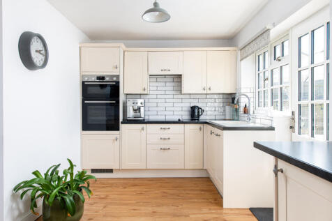 Kitchen_Dining_5
