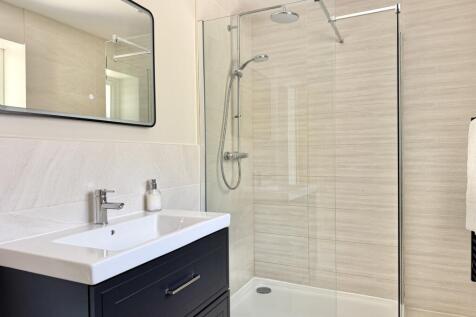 En-suite - Bedroom 1