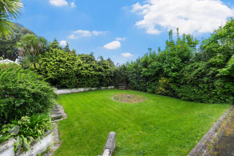 Lawned Garden