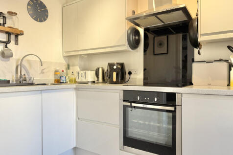 Modern Fitted Kitchen