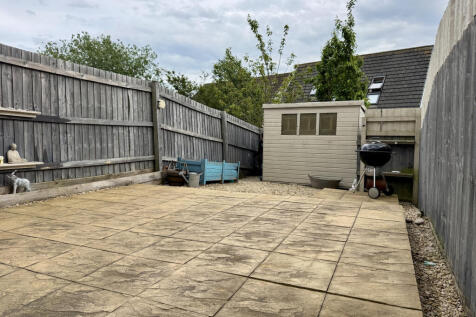 Enclosed Rear Garden (with shed &amp; side access)