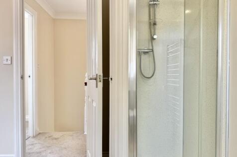Ensuite to Bedroom One