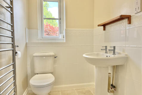 Ensuite to Bedroom One