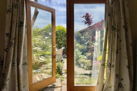 Annexe bedroom/sitting room