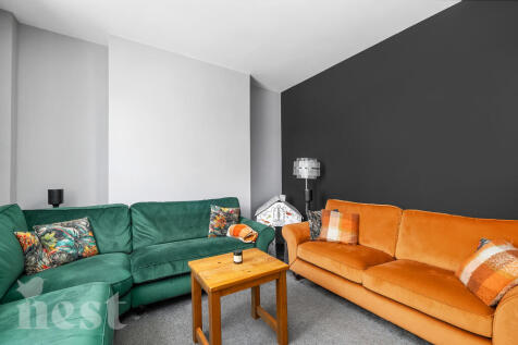 Lounge / Bed 6