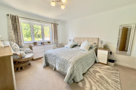 Principal bedroom
