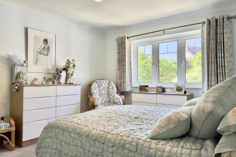 Principal bedroom