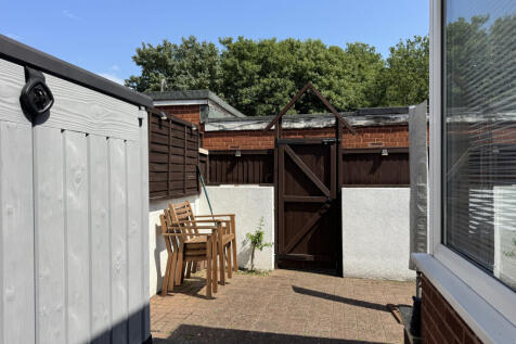 Enclosed Courtyard Garden