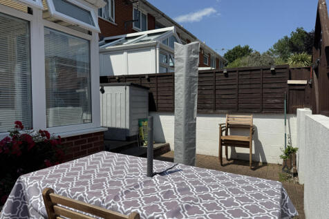 Enclosed Courtyard Garden