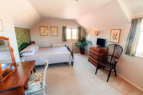 Second bedroom