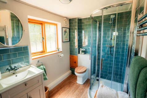 Guest shower room