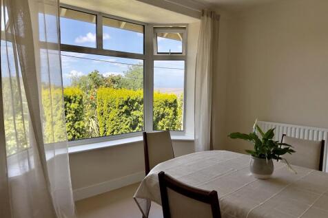 Dining room/bed 4