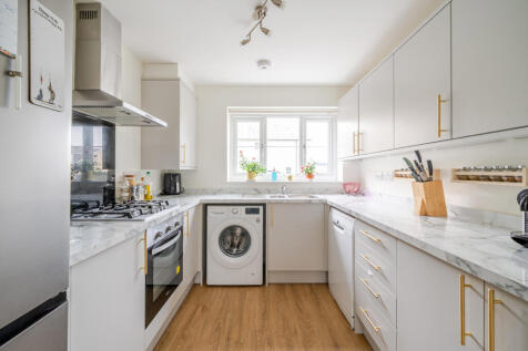 Modern Fitted Kitchen