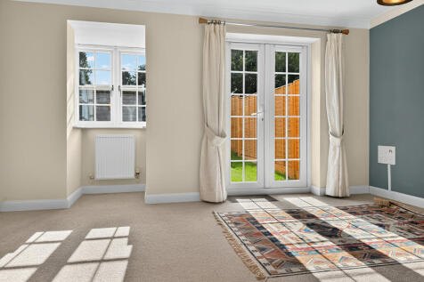 Spacious Sitting Room