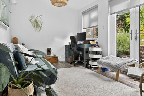 Ground Floor Bedroom/Study