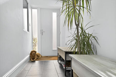 Entrance Hallway/Porch