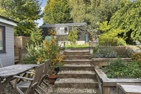 Rear Enclosed Private Garden