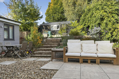 Rear Enclosed Private Garden