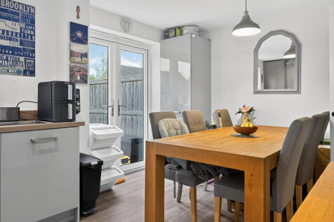 Modern Kitchen/Dining Room