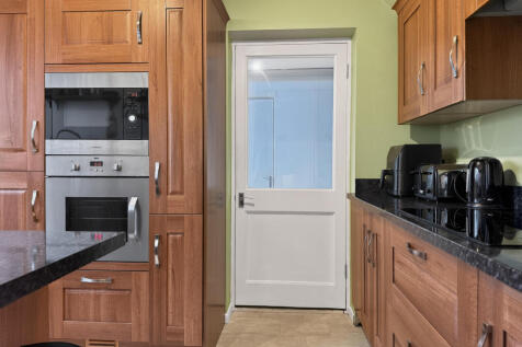 Modern Fitted Kitchen