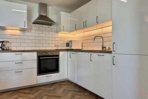 Modern Fitted Kitchen