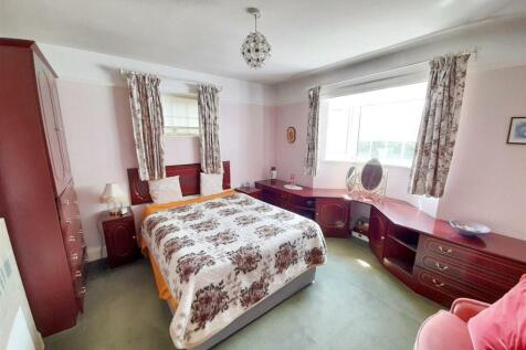 Ground floor bedroom 1