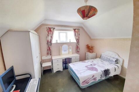 First floor bedroom 2