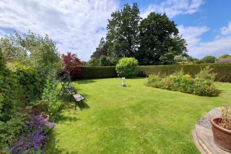Rear garden 4.jpg