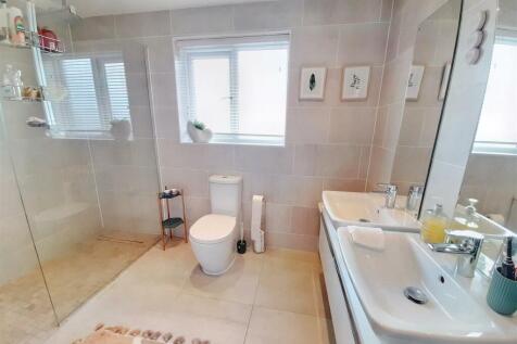 Ensuite shower room