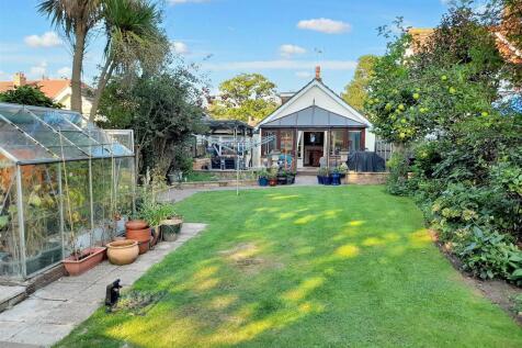 Rear garden 3 new.jpg