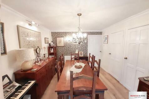 Dining room / bedroom 2